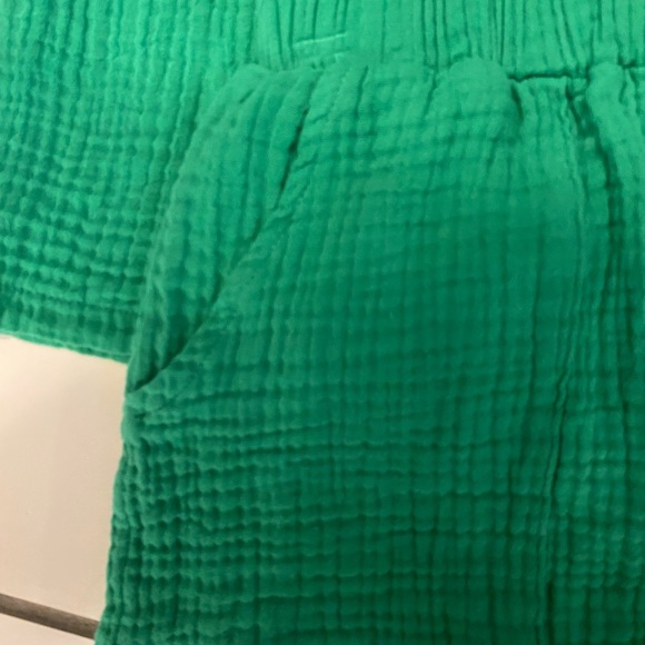 Shein / Drop Shoulder Dual Pocket Short Sleeve Button Up & Short Set / Matching - Picture 4 of 5